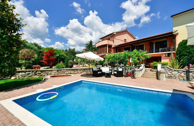 Nice apartment for 8 people with private pool, WIFI, TV, terrace and pets allowed