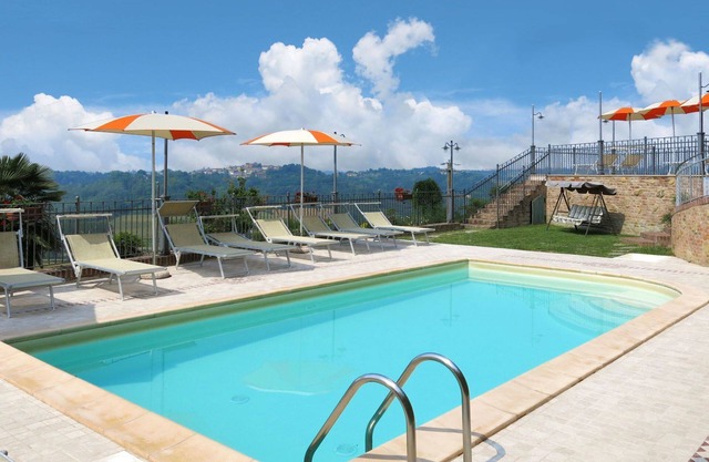 Nice apartment for 4 guests with pool, WIFI, TV, patio, pets allowed and parking