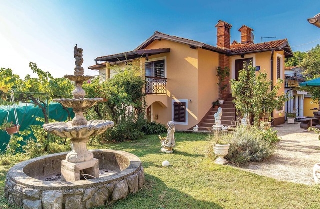 Nice apartment in Lovran with WiFi