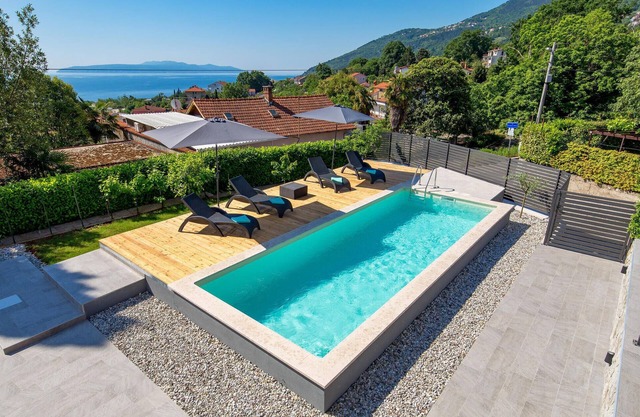 Nice apartment in Lovran with WiFi