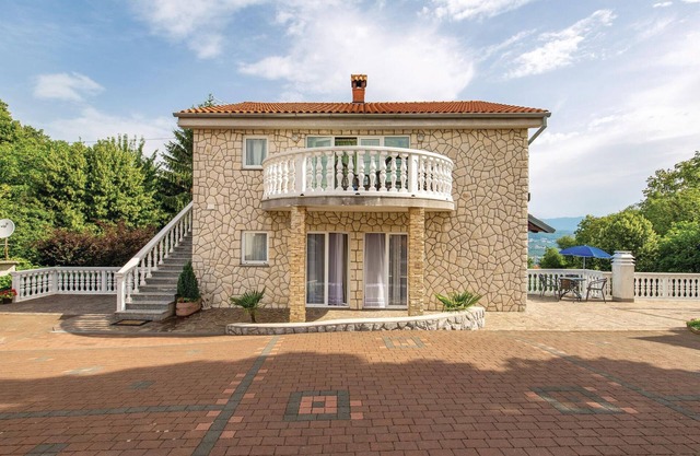 Nice apartment in Matulji with kitchen