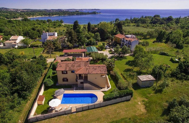 Nice apartment in Porec with outdoor swimming pool