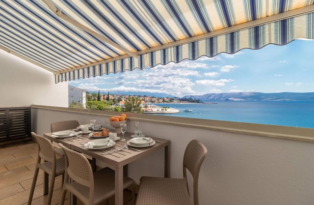 Nice apartment in Selce