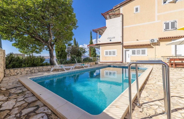 Nice apartment in Stinica