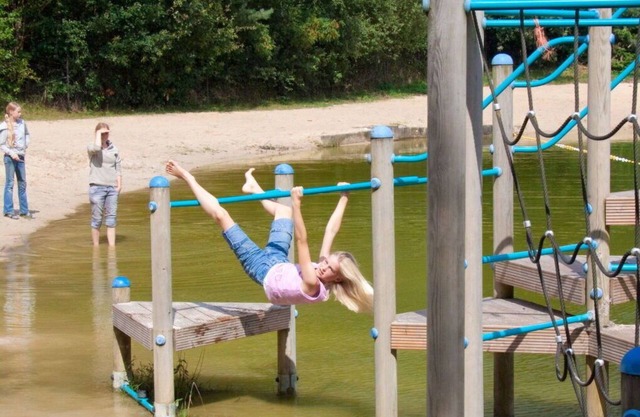 Nice apartment in villa for 4 guests with WIFI, pool, TV and terrace