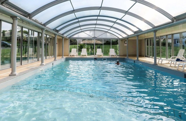 Nice apartment in villa for 6 people with pool, WIFI, TV, terrace and pets allowed