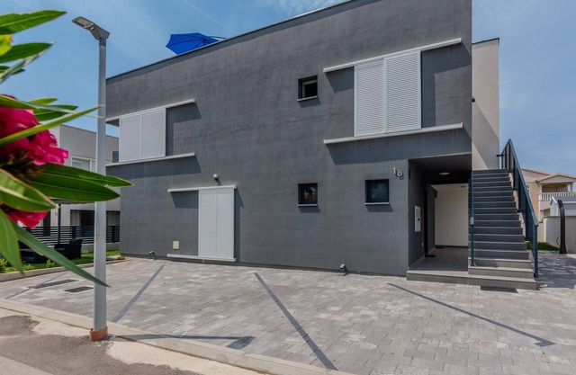 Nice apartment in Vir with WiFi