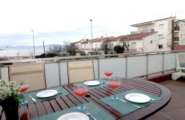 Nice apartment with large terrace and sea views