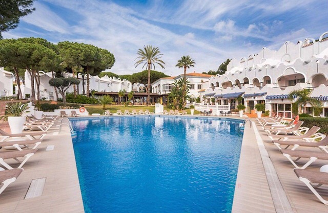 Nice apartment with pool, A/C, WIFI, TV, terrace, pets allowed, panoramic view and parking