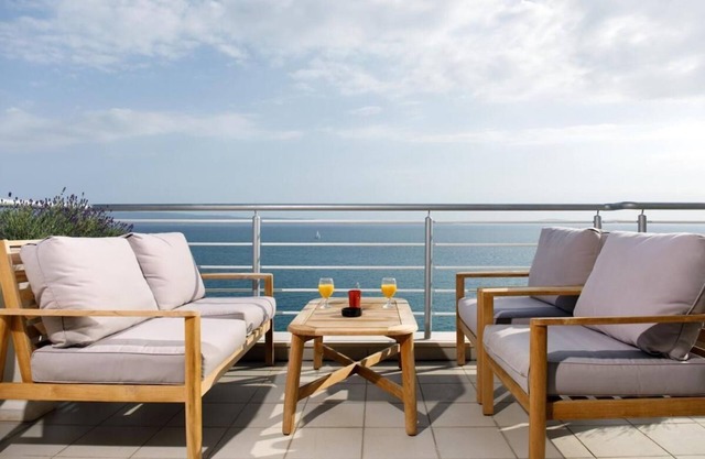 Nice Beach Apartments for 3 adults