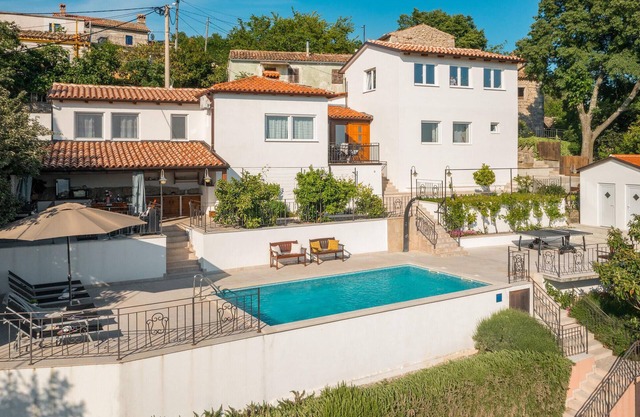 Nice home in Buzet with sauna