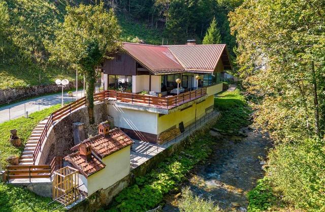 Nice home in Cabar with WiFi