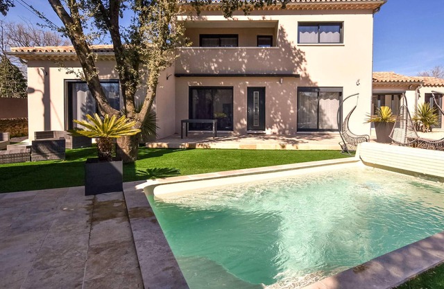 Nice home in Colonzelle with WiFi