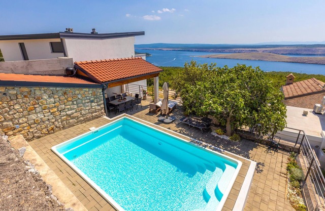 Nice home in Grmani with kitchen