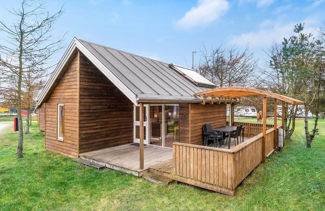 Nice home in Hanstholm with kitchen