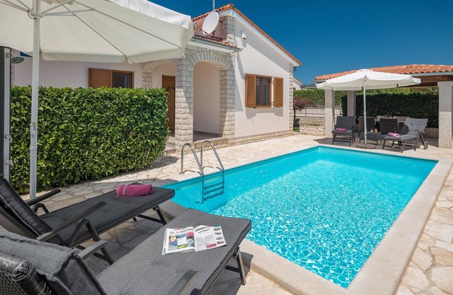 Nice home in Kastelir with kitchen