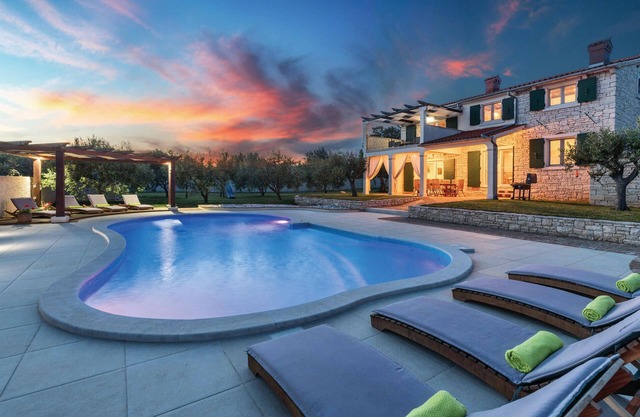 Nice home in Krnica with kitchen