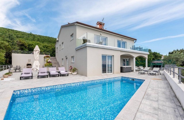 Nice home in Labin - Rabac with sauna