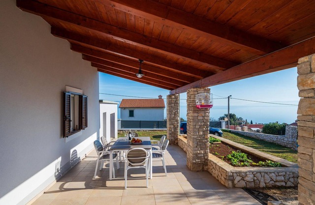 Nice home in Labin with house sea view