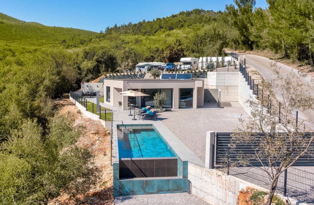 Nice home in Labin with WiFi