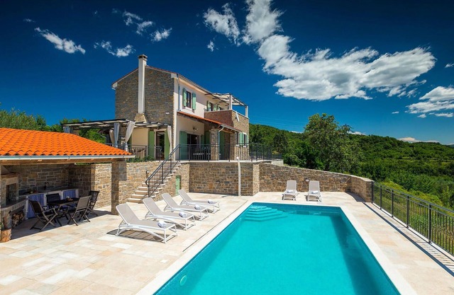 Nice home in Motovun with sauna