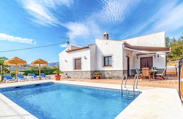 Nice home in Periana with kitchen