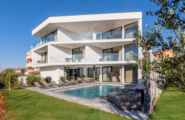 Nice home in Pula with kitchen