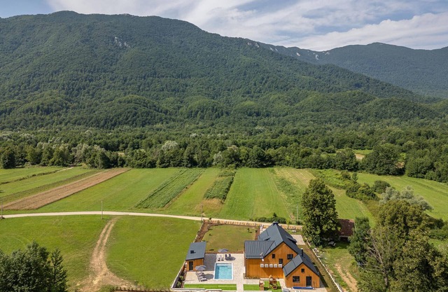 Nice home in Rizvanusa with sauna