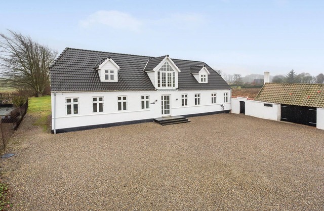 Nice home in Roslev with kitchen