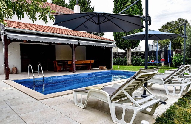 Nice home in Smokovic with WiFi