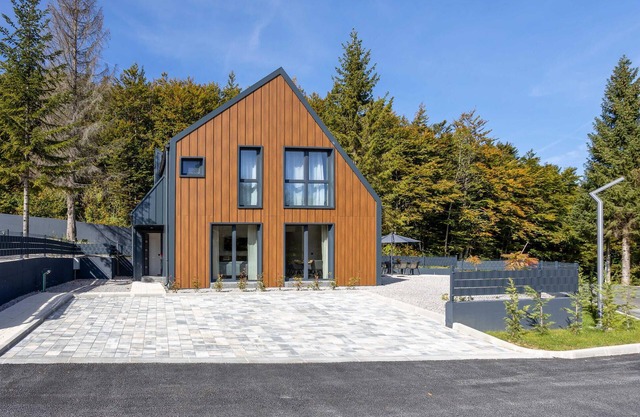 Nice home in Stari Laz with kitchen