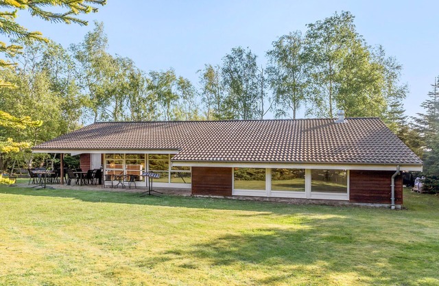 Nice home in Væggerløse with sauna