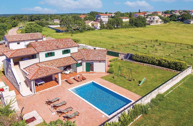 Nice home in Valtura with kitchen