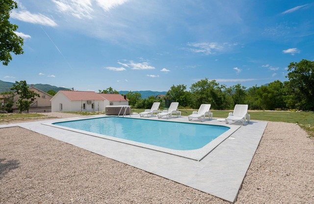 Nice home in Zavojane with kitchen