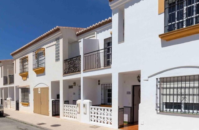 Nice house near the sea with shared pool