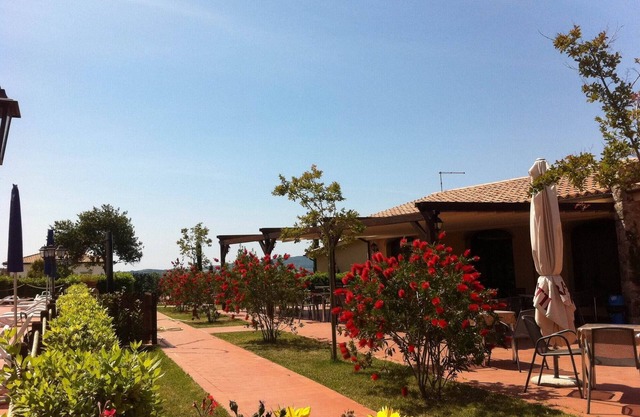 Nice lodging in Pomaia, garden and terrace,Wi-Fi,pool, children pool, sleep 5