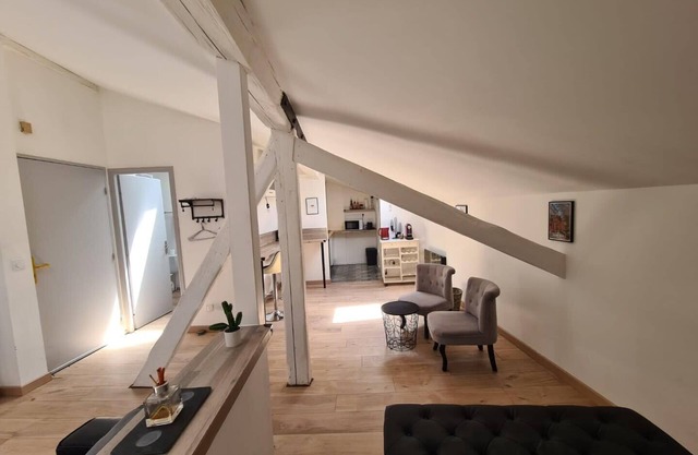 Nice studio under the roof ideal for 2 in Toulouse