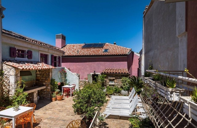 Nicely and romantic decorated Belle epoque suite with terrace, Wifi, sauna and bikes .