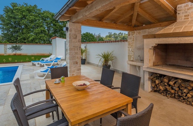 Nicely furnished villa with private pool, BBQ and fenced garden