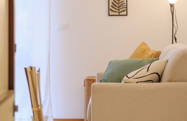 "Nico's Guest House" a stone's throw from the Sea.