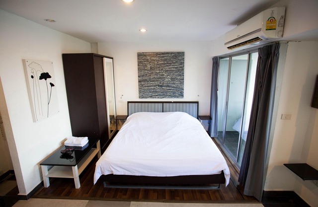 Night Bazaar Road - 40 Sqm - 7th Floor - Work-From-Home w/Fully Fitted Kitchen