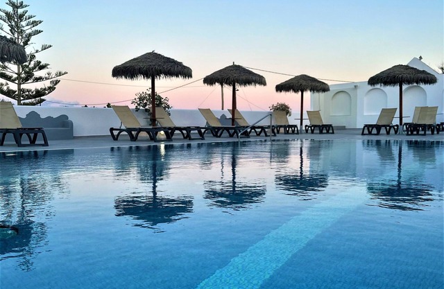 Nikos Hotel