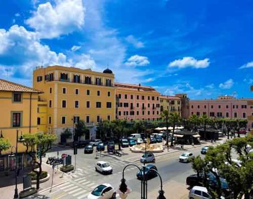 NIMPHAEA BLUE APARTMENT - Elegant Central Flat, Walk to Beach & Train Station
