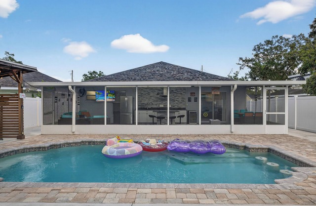 nLuxurious 4BR Home w/Private Pool, Gym, and Outdoor Kitchen near Busch Gardens