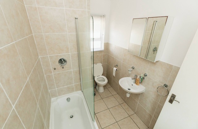 nMuizi Hideaway—Your Cozy Beach Escape in Muizenberg