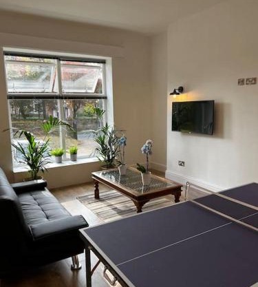 No.2 Beechcroft/Park-Side/Ping Pong & Garden