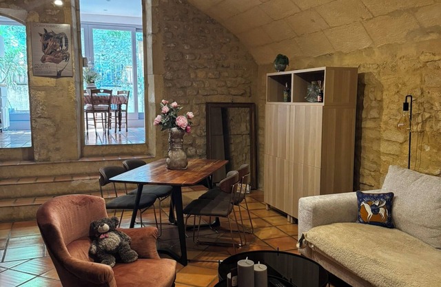 No. 5 - Historic apartment in the heart of the old centre with private garden