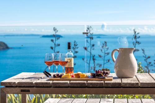 No 63 - Stay Waiheke