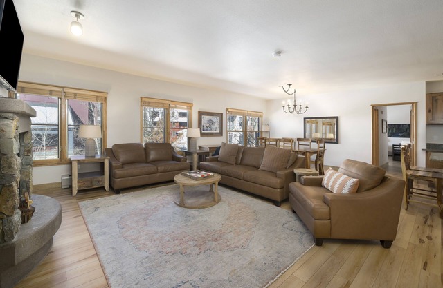 No MGMT Fees! Renovated 2 Bdrm in River Run!