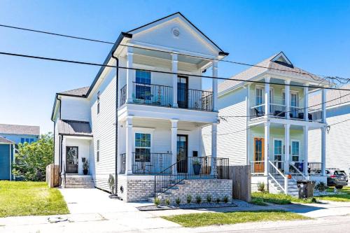 Nola Retreat Superdome & Event Hotspot